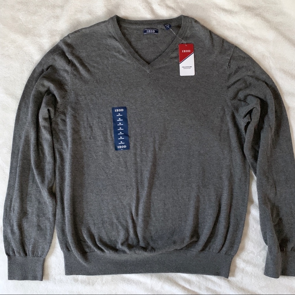 NWT Izod V-neck Fieldhouse sweater